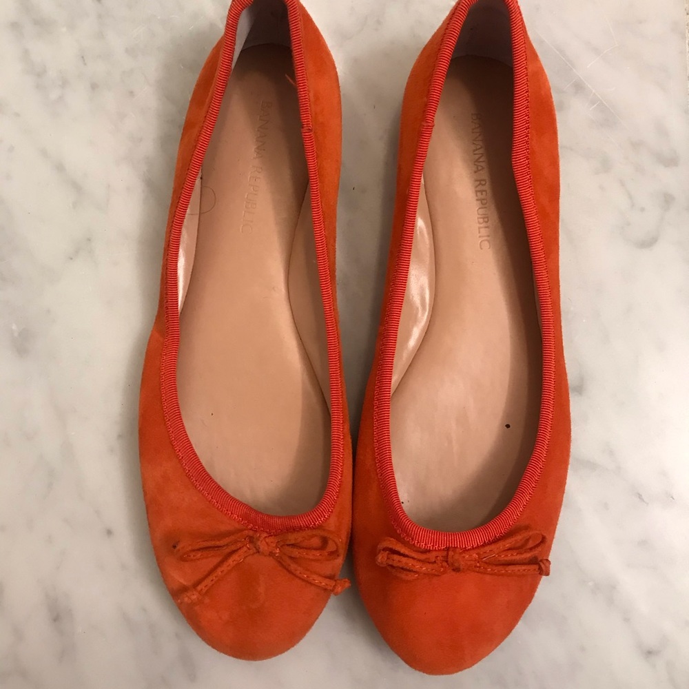 Banana republic orange suede flats